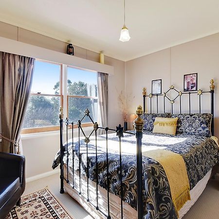 Redcliffe House Colonial Bed & Breakfast Суонси Екстериор снимка