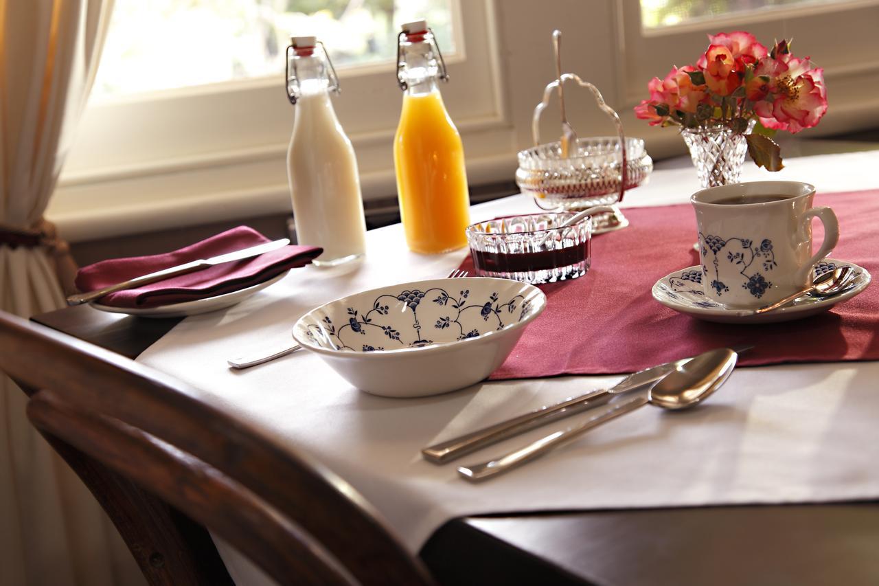 Redcliffe House Colonial Bed & Breakfast Суонси Екстериор снимка