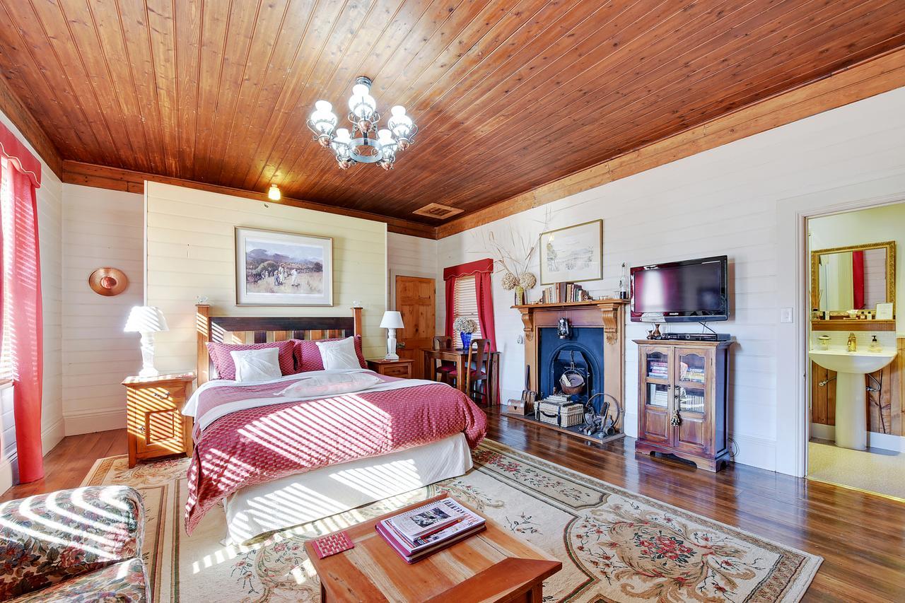 Redcliffe House Colonial Bed & Breakfast Суонси Екстериор снимка