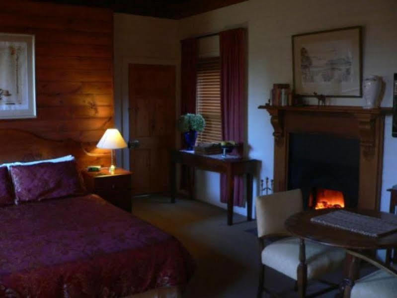 Redcliffe House Colonial Bed & Breakfast Суонси Екстериор снимка