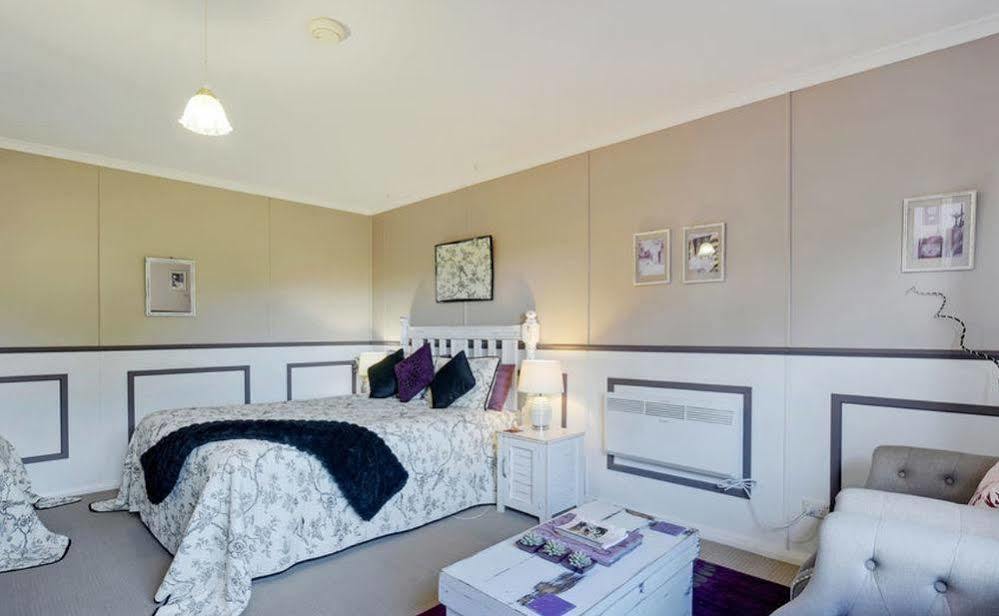 Redcliffe House Colonial Bed & Breakfast Суонси Екстериор снимка
